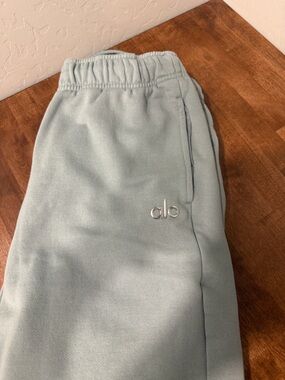 ALO Yoga Grey Sweatpants Size Large